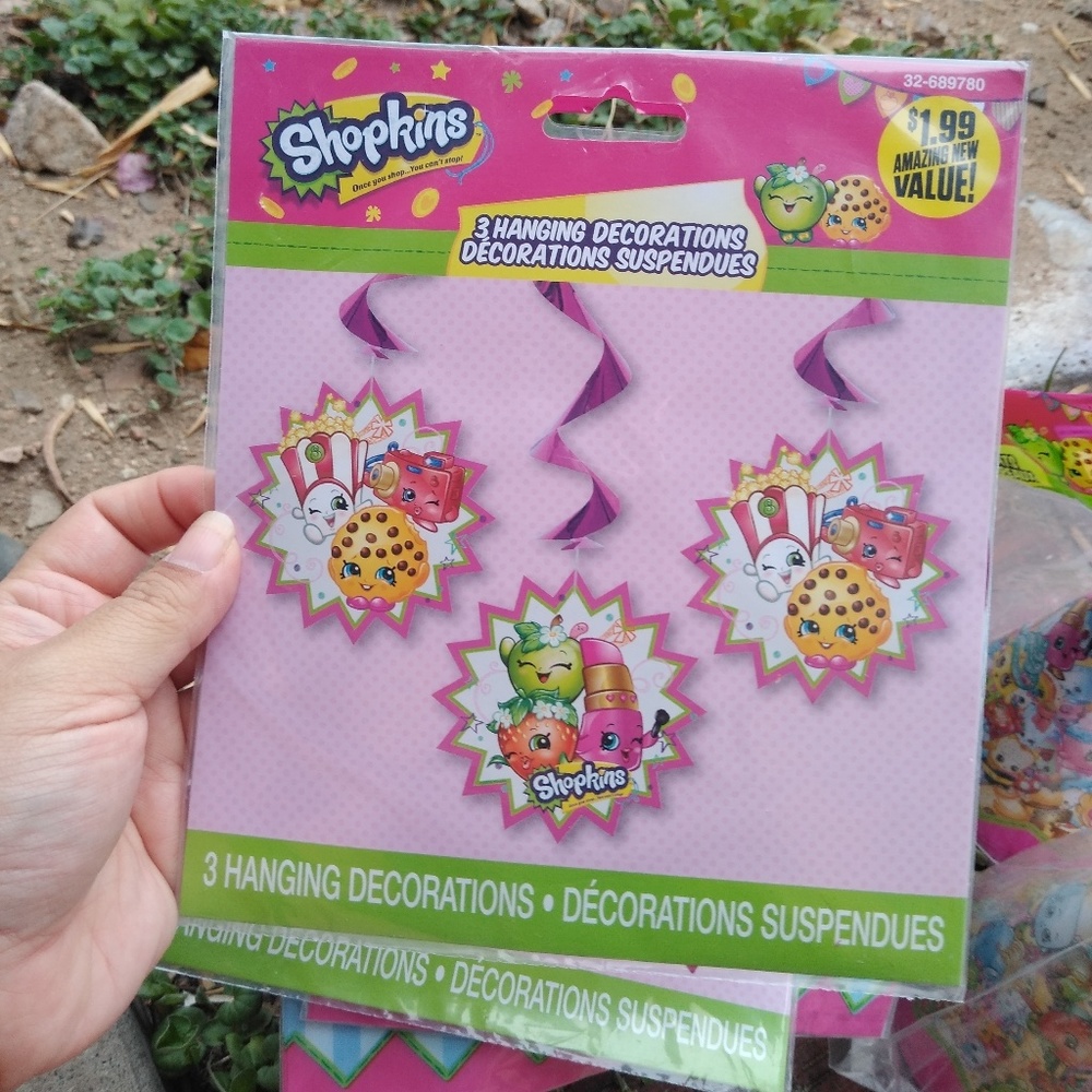 Shopkins Party Decor Bundle - Picture 2 of 8